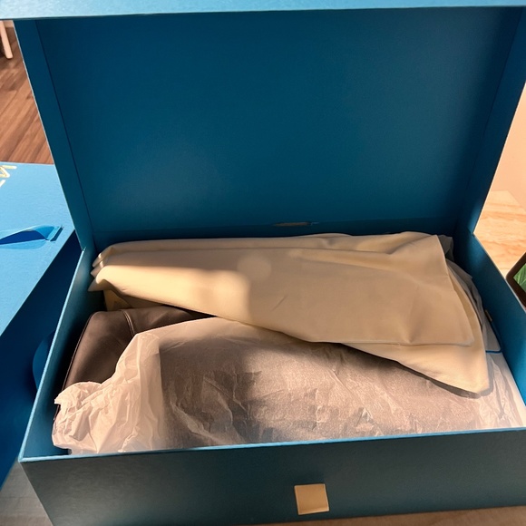 Fenty Designer Bootie Brand New NEVER WORN size 42 - Picture 7 of 7